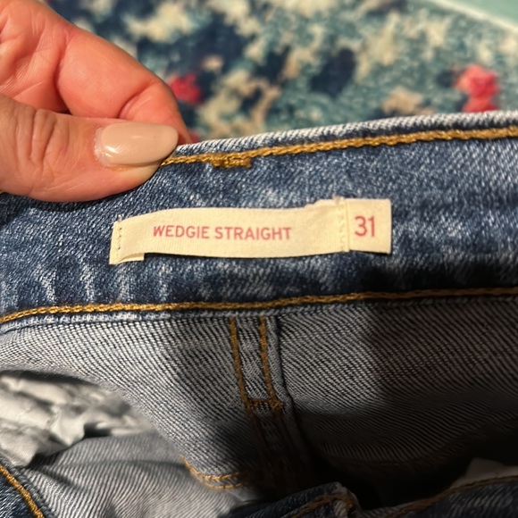 Barely worn. Levi’s wedgie straight jeans - Picture 2 of 3